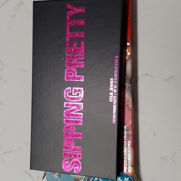 NIB Kylie Jenner Eyeshadow Palette - Picture 4 of 6